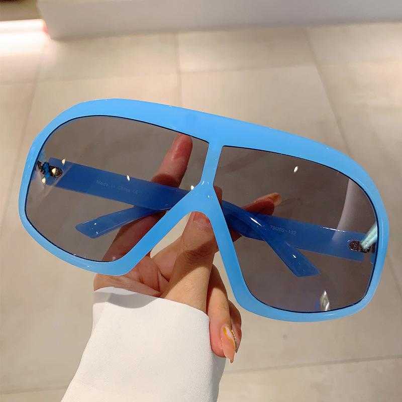

Designer Punk Oversized Y2K Sunglasses Women Men Trendy Sun Glasses Fashion Vintage Luxury Big Frame Shades As the picture