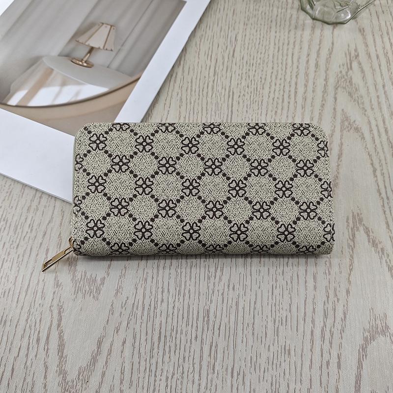 Vintage European & American Women's Long Wallet with Multi-Card Slots and Large Zippered Storage