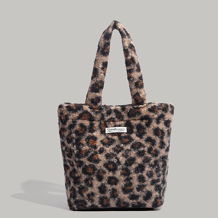 

Korean INS Style Fleece Leopard Print Bag Niche Casual Small Tote Bag High-End Commuter Shoulder Tote Bag Leopard gray