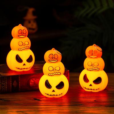 Jack-o'-lantern di Halloween che porta Decorazioni con Pila di Zucche di Halloween Oggetti di Scena per Feste da Appendere