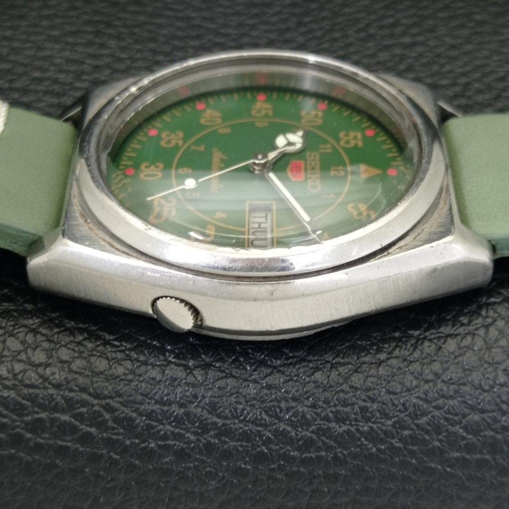 VINTAGE SEIKO 5 AUTOMATIC JAPAN 7009A MENS GREEN COLOR DIAL WATCH a701309-5 R206a-a701309