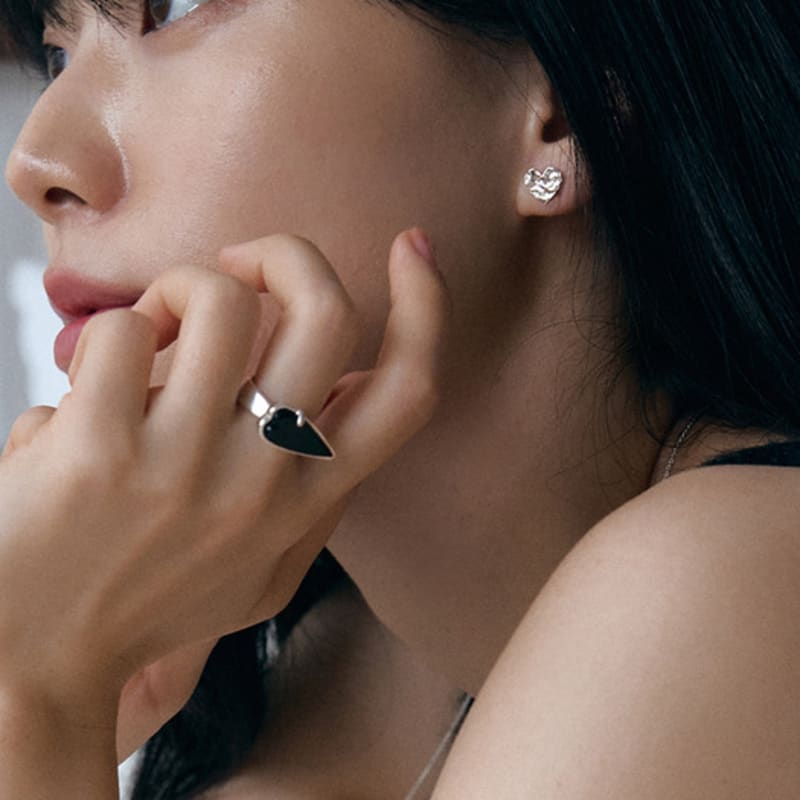 Goyu SELF LOVE ONYX RING