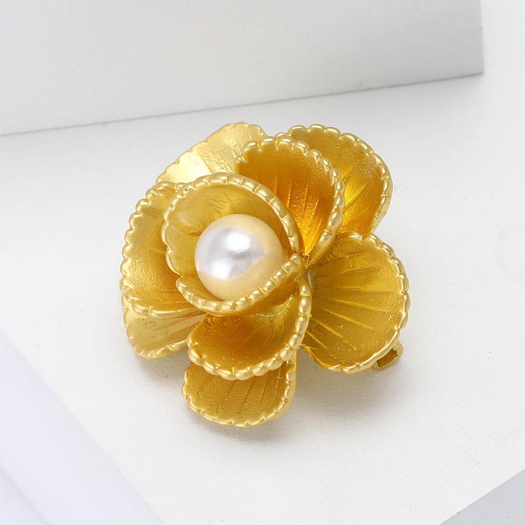 Fashion Alloy Matte Electroplated Flower Brooch Simple And Versatile Women'S Suit Sweater Corsage Jewelry Pin