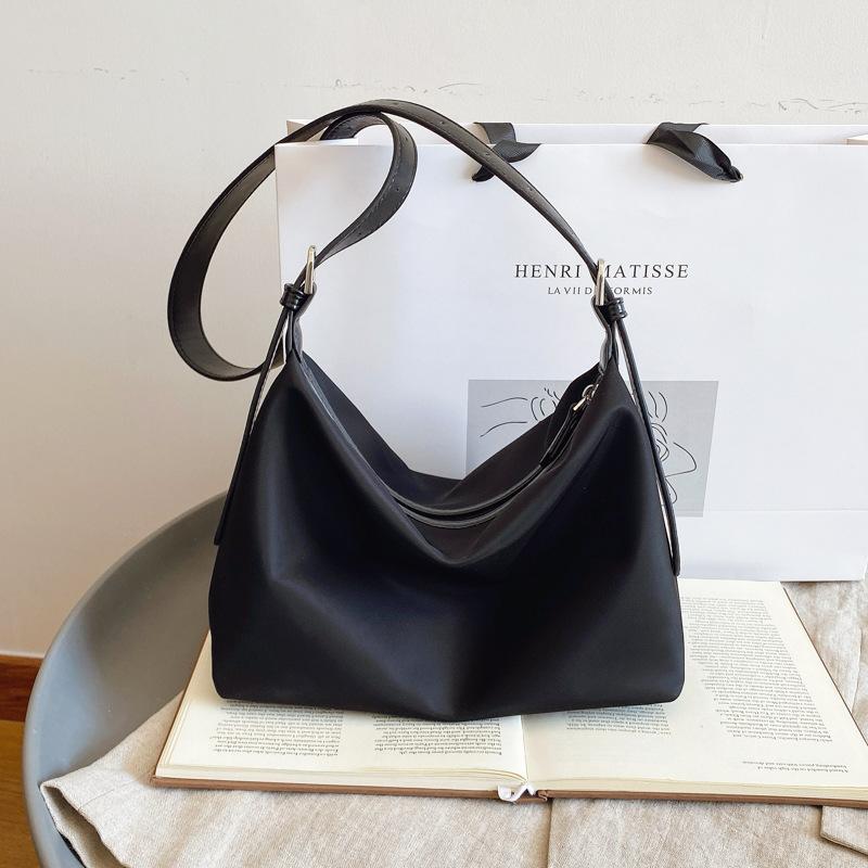 Premium bag women's cloth bag new niche dumpling bag versatile shoulder messenger bag