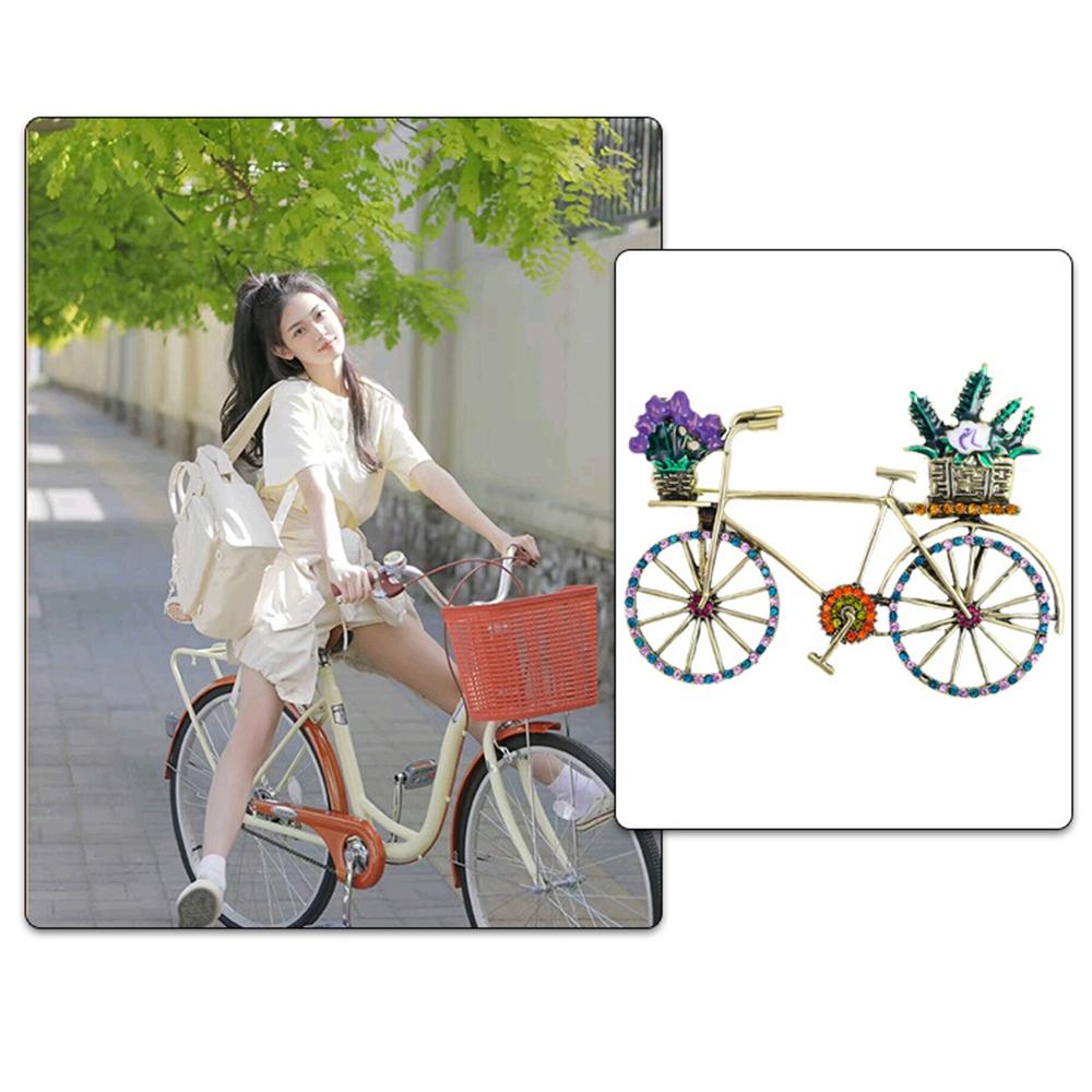 Vintage Inlaid Rhinestone Bicycle Brooches for Women Luxury Design Fashion Creative Elegant Metal Flower Brooch Pins Gifts
