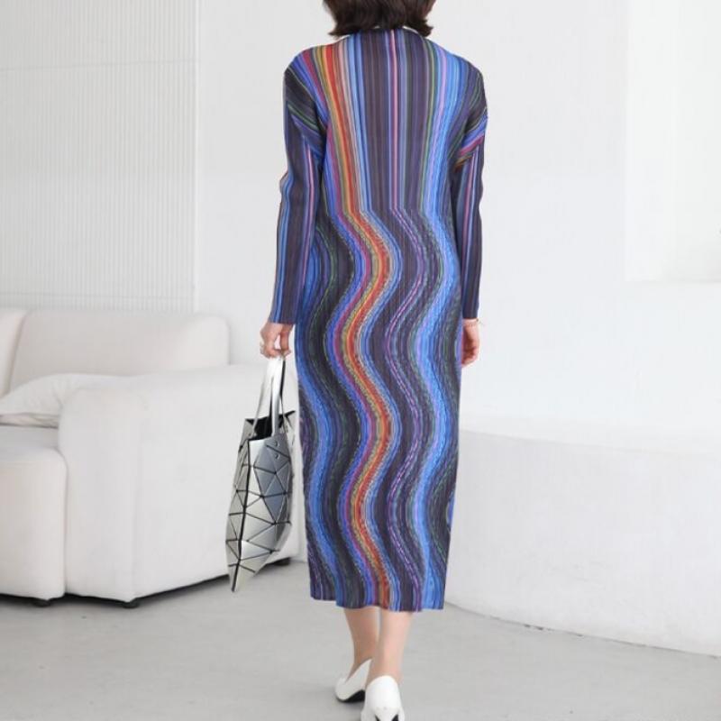 Shiz Madam Women S Wave pleatS dreSS N2714