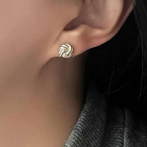 Porte stud earrings