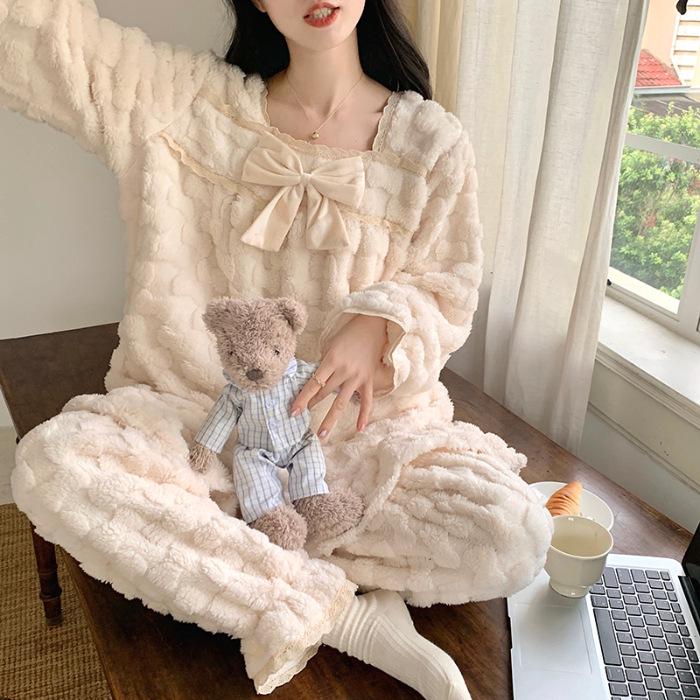 Women's Princess Style Coral Velvet Pajamas - Autumn Lace, Thick & Warm Home Suit