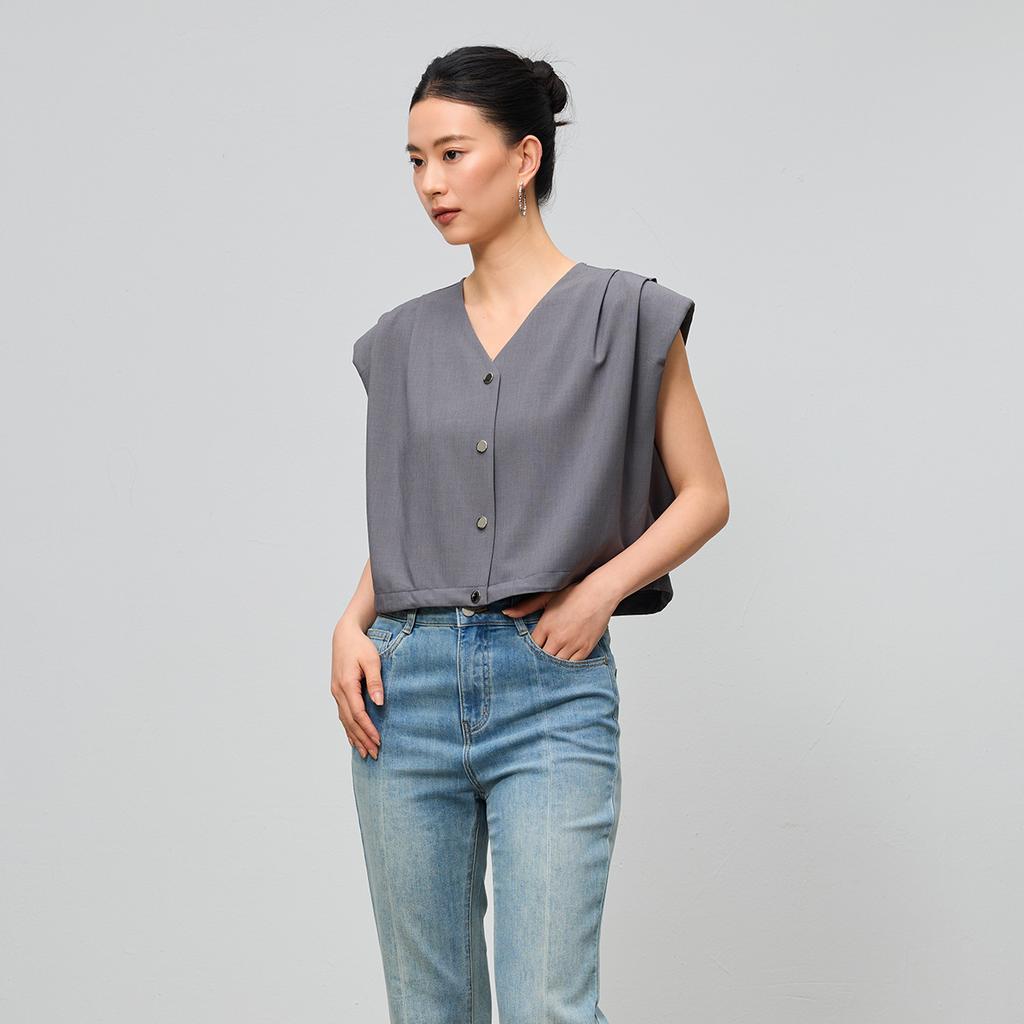 High end V-neck single breasted short sleeveless shirt for women in the summer of 2026, with a minimalist and stylish commuting style