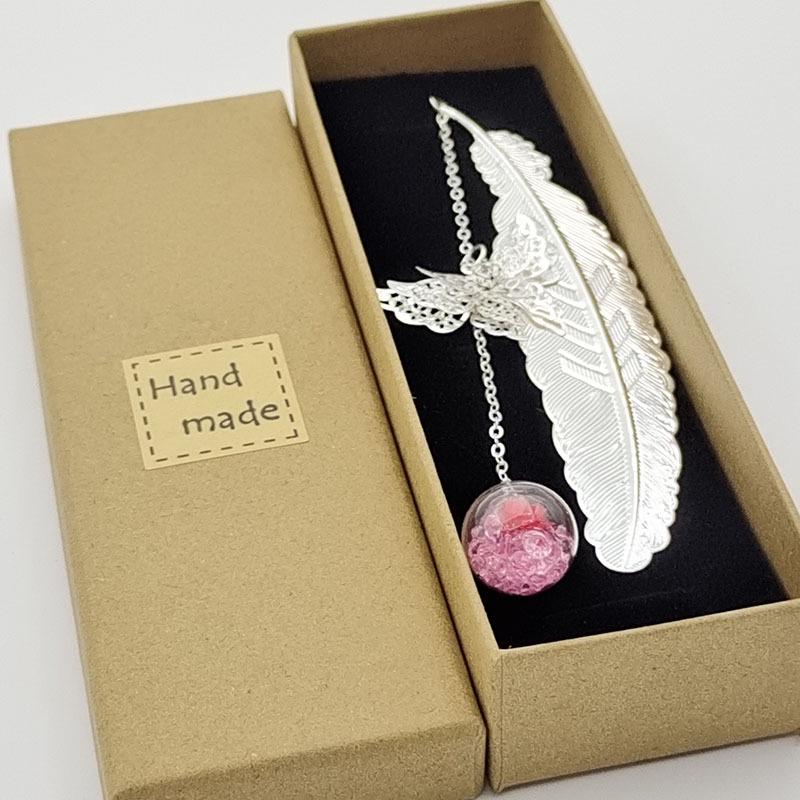 Popular Chinese Metal Feather Bookmark with Dried Flower and Butterfly Design - Perfect Teacher's Day Gift