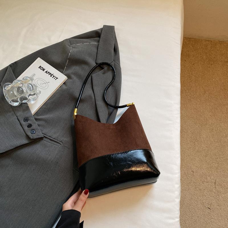 Suede bag women's large capacity autumn and winter shoulder mother bag retro commuter bucket bag