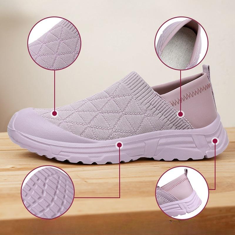 Women's Shoes with Soft Soles and Soft Uppers Are Fashionable Cloth Shoes That Can Be Worn on One Foot