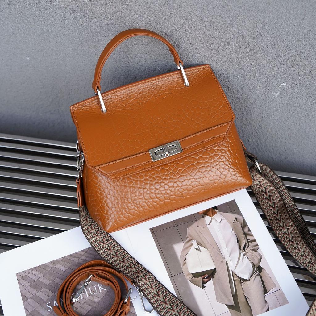 Cowhide Women's Shoulder Crossbody Simple Fashion Bag Girls Shell Bag Multi-compartment Dumpling Bag