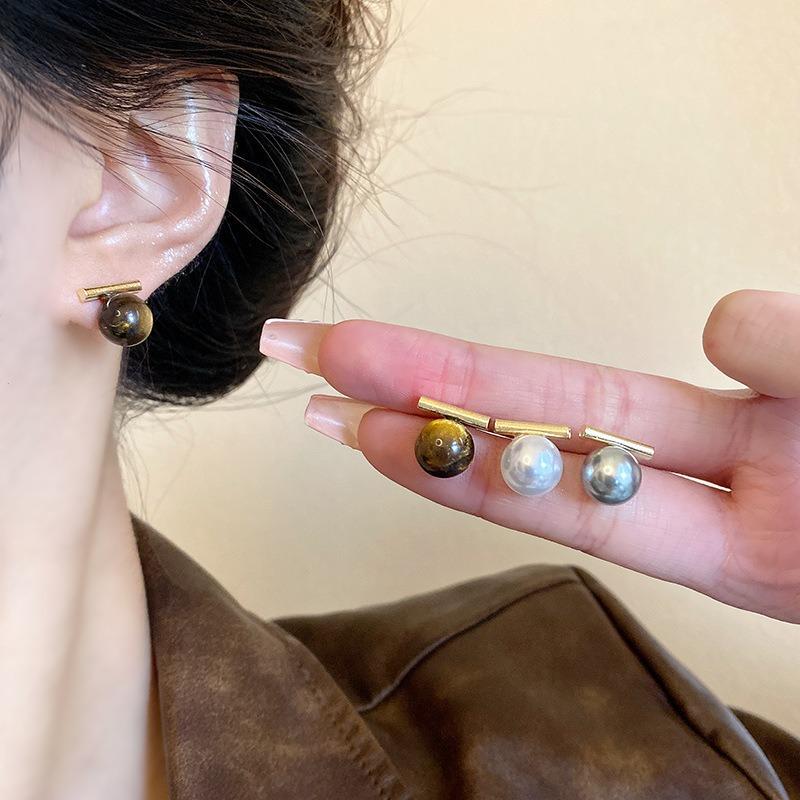 Vintage Brown Imitation Pearl Stud Earrings For Women Elegant Round Bead Temperament Earrings Jewelry Daily Wear Accessories