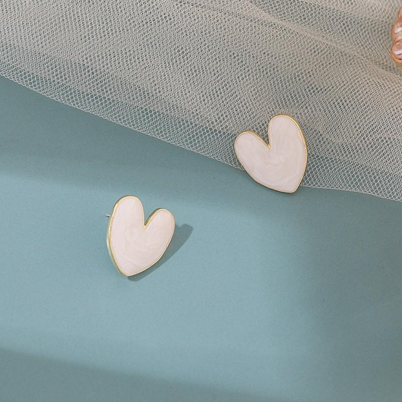 Temperament simple pearl love stud earrings women's light luxury niche design sense high sense Korean versatile earrings ear jewelry