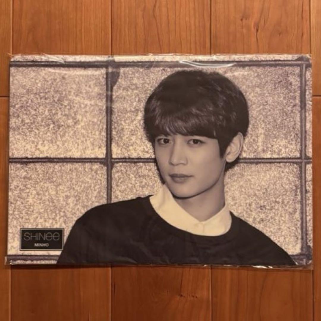 

[USED] SHINee Minho SM Official Desk Mat Product