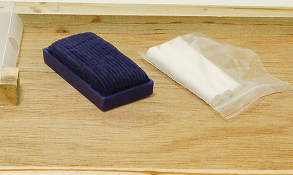 Shinwa Sokutei Blackboard Wooden 450 x 600mm Horizontal H Hazard Prediction Activity Table 77079