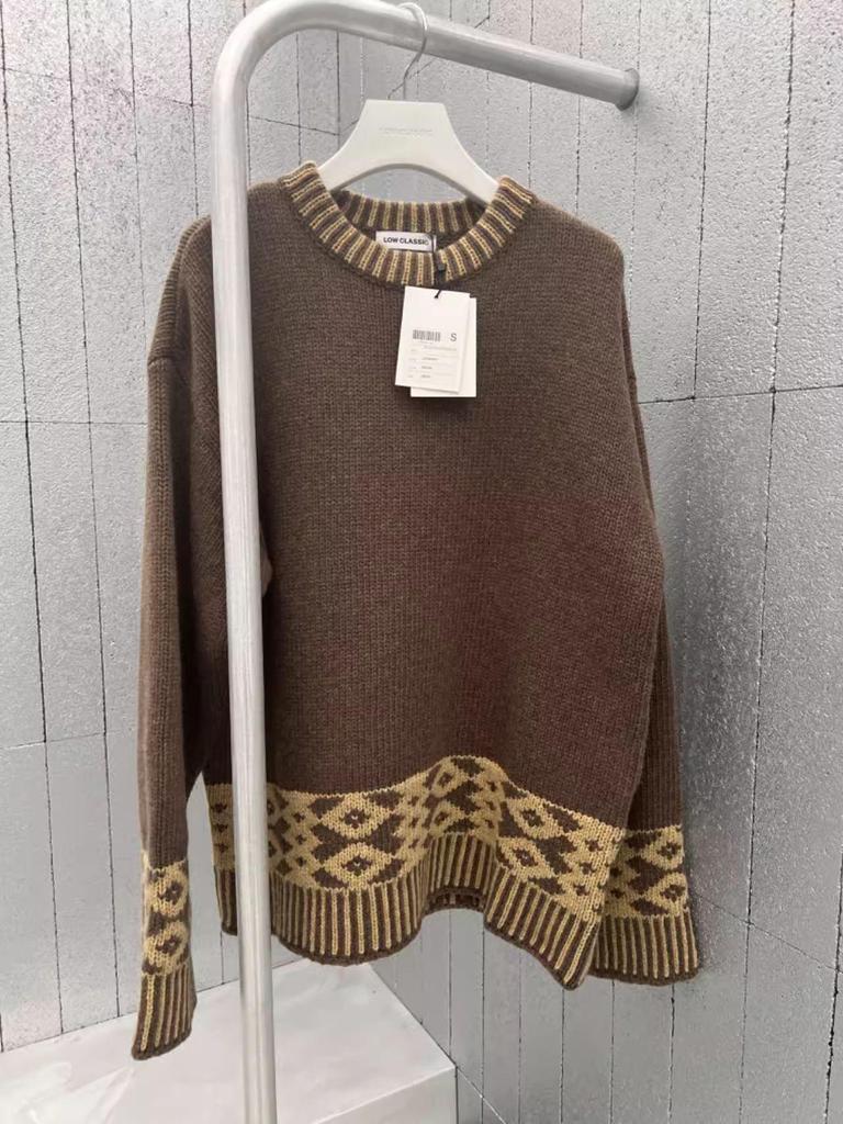 Women's Classic Sweater and Hat Set: Stylish & Warm Diamond Contrast for Autumn/Winter