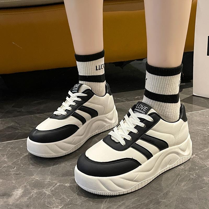 Spring New Thick Bottom Breathable Versatile Student Casual Sports Flat Sneakers Women's White Shoes