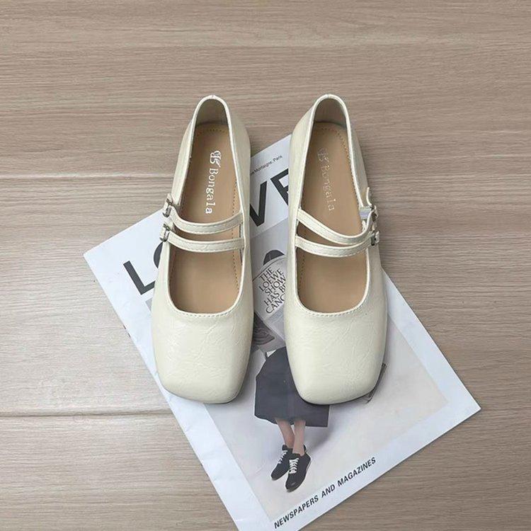 Korean Style Round Toe Flat Heel Women's Shoes for Spring/Autumn - Versatile and Casual