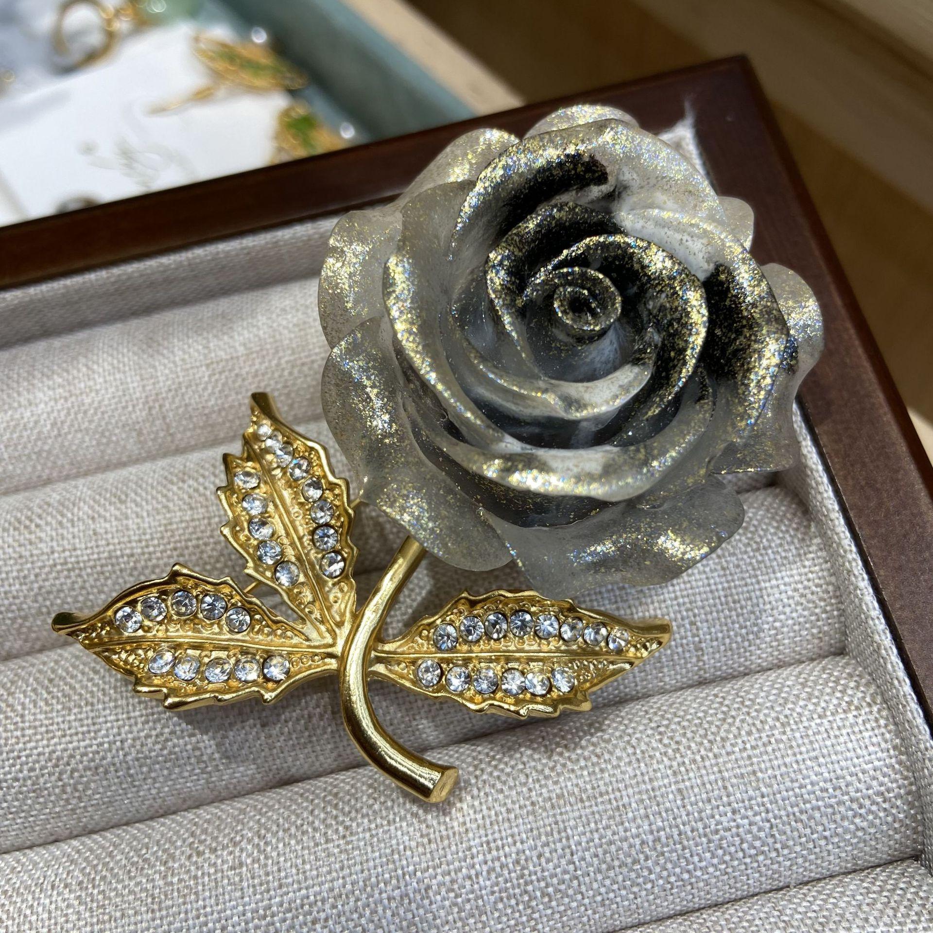 

Золотая пудра Серебряная розовая роза Брошь Медная ветка Бриллиантовый цветок Булавка Аксессуары для одежды Источник