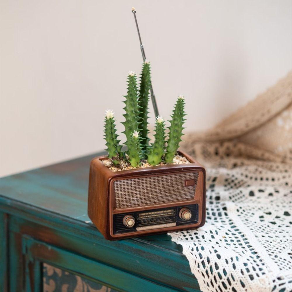Creative Vintage Radio Planter Retro Succulent Flower Pot Gift Radio TV Potted Plant Home Decor