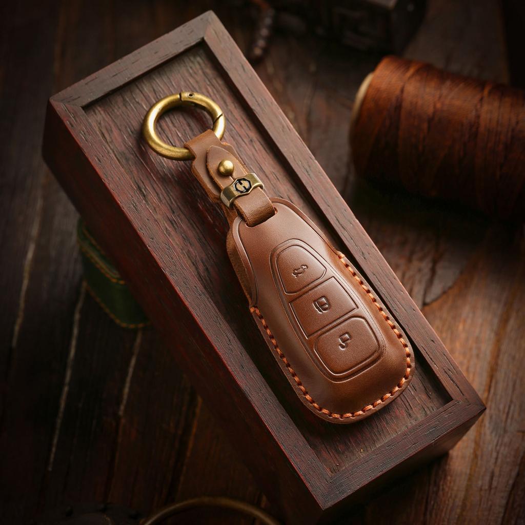 Retro Key Cover Is Suitable for Ford Focus Car Key Case, Hand-stitched Genuine Leather Key Protective Case.