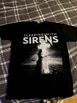 Camiseta Negra 100% Algodón Talla Completa para Dormir con la Banda Sirens NI516