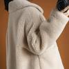 Autumn and Winter Collection of Lambskin Coat for Women Featuring Short Loose and Granular Lambskin Coat with Combination of Sheared and Fur