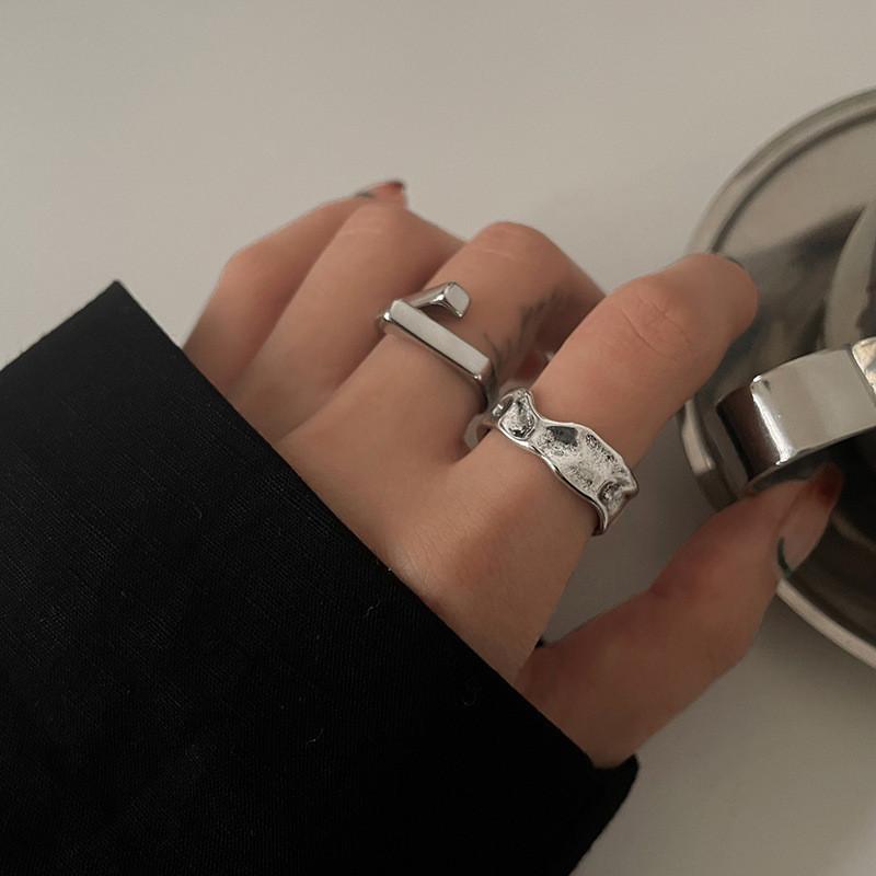 Elegant Silver Plated Geometric Wave Design Ring For Women With Fit Adjustable