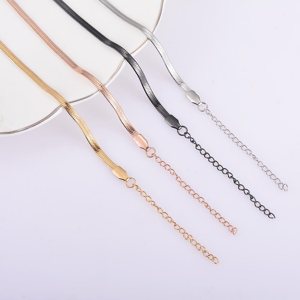 Bracciale a maglia piatta serpente in acciaio inossidabile larghezza 3 mm per donne ragazze catena a maglia spina di pesce regolabile 4 colori
