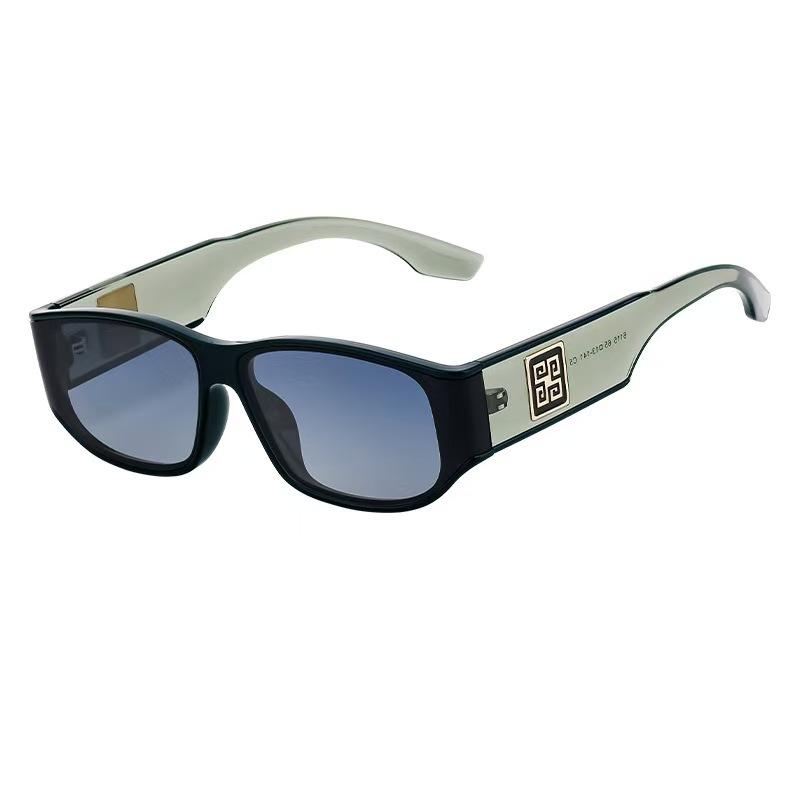 

Fashionable Minimalist Square Glasses with Personalized Arm Design for Daily Wear And Street Photography зелёный