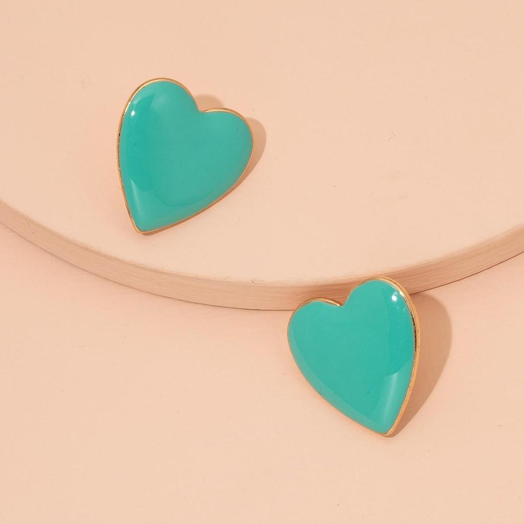 Enamel Heart Stud Earrings: Fashionable, Heart-Shaped Jewelry for Women's Daily Wear and Valentine's Day.