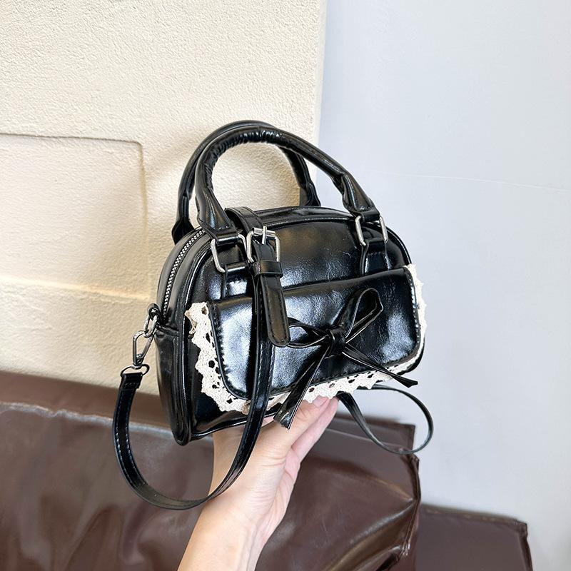 Simple Small Bag Women 2025 New Niche Versatile Shoulder Bag Messenger Bag Korean Version Fashion Portable Small Square Bag