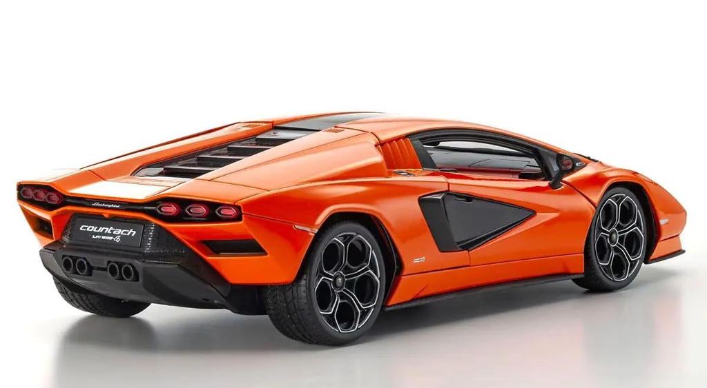 Maisto Lamborghini Countach LPI800-4 Orange 1/18 Scale Special Edition Model with Display Base, Openable Doors, and Working Suspension