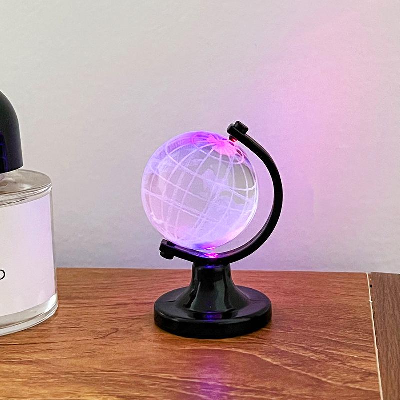 

Креативный мини-глобус: Стильное прозрачное украшение для рабочего стола и новогодний подарок