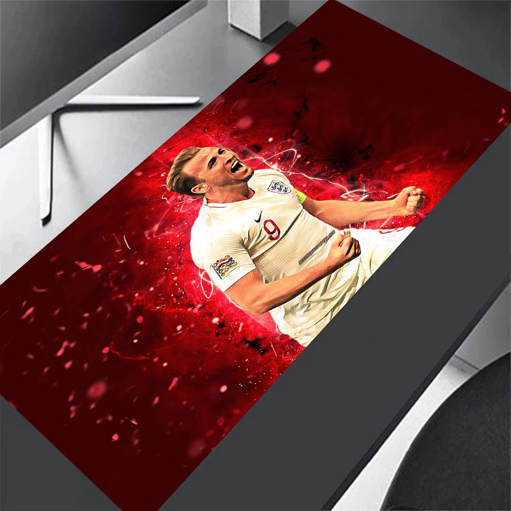 Fußballspieler Action Gaming Mauspadd Keyboardpad HD-Druck Schreibtischpad Rutschfeste Gummirückseite Geeignet für Büro Gaming PC Laptop