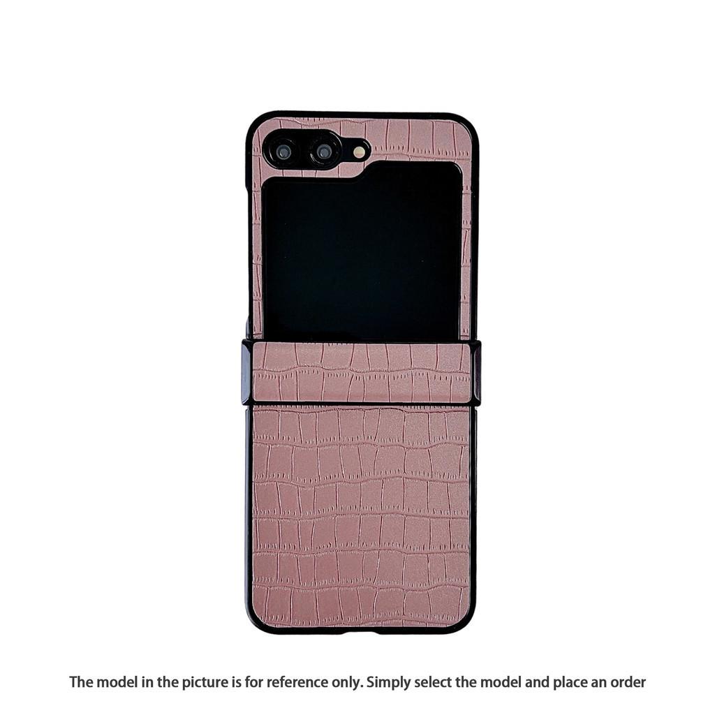 

Кожаный чехол-книжка с текстурой крокодила для Samsung Galaxy Z Flip6 Flip5 Flip4 Flip3 W24 W23 W22, задняя крышка в виде шарнира For Z Flip3-W22 розового золота
