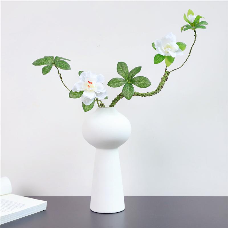 Künstliches Azaleen-Blumenarrangement: Grünpflanzen aus Kunststoff für Tischdekoration