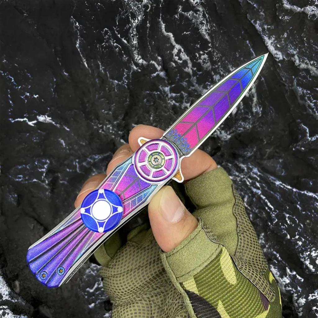 1 piece of high quality Damascus steel pattern folding knife, manual rotating small knife, family fruit knife.