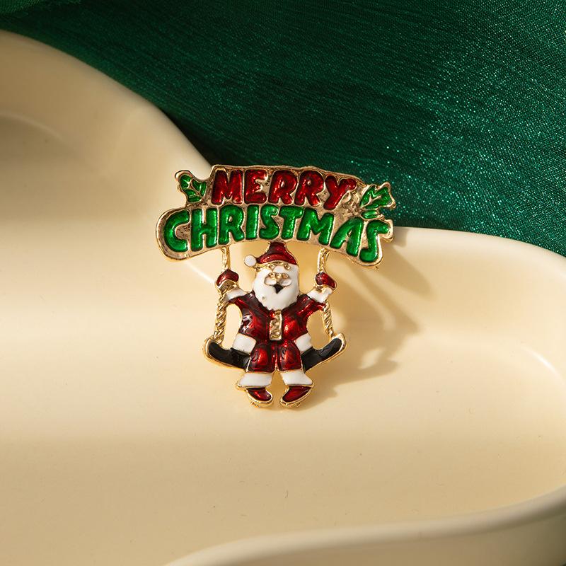 Christmas Brooch for Women European Style Metal Enamel Wreath Brooch with Hollow Rhinestones Elegant Fashion Jewelry for Party Outfits