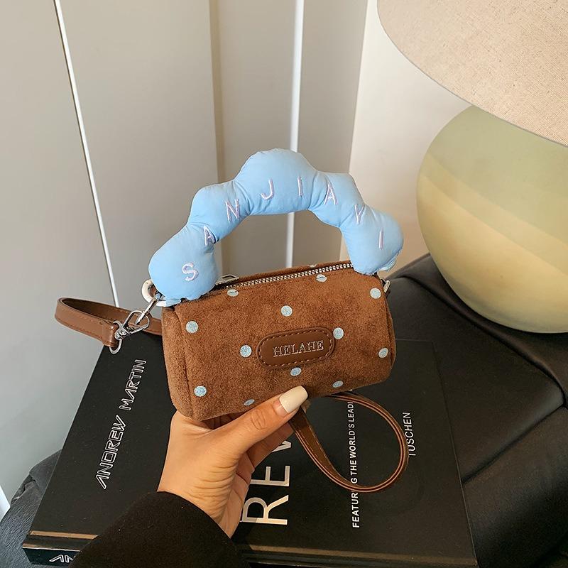 Retro messenger small bag women's new autumn and winter niche cute mini hand bag