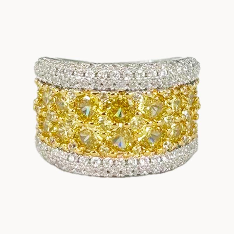 Bague Bicolore pour Femme Huitan Style Simple Incrustée de Zircon Cubique Jaune Brillant Mode Mariage Fête Accessoires Polyvalents Bijoux