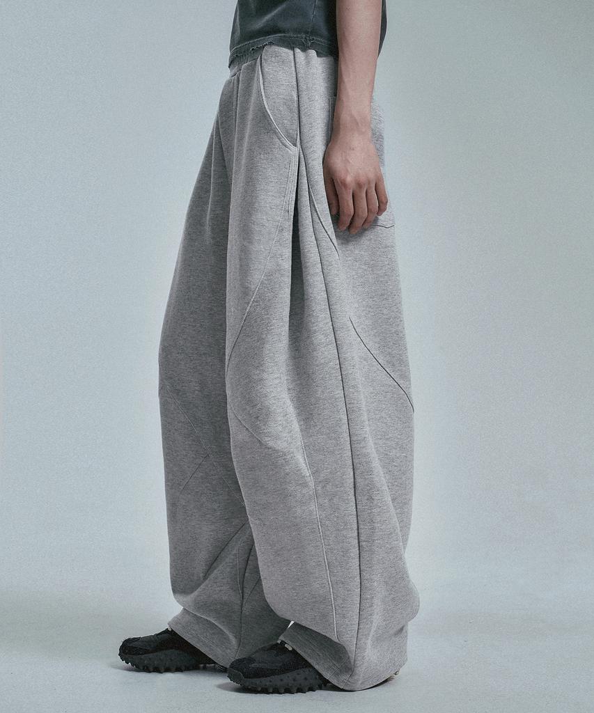 MOO Curved Line Dart Balloon Sweatpants - Gray