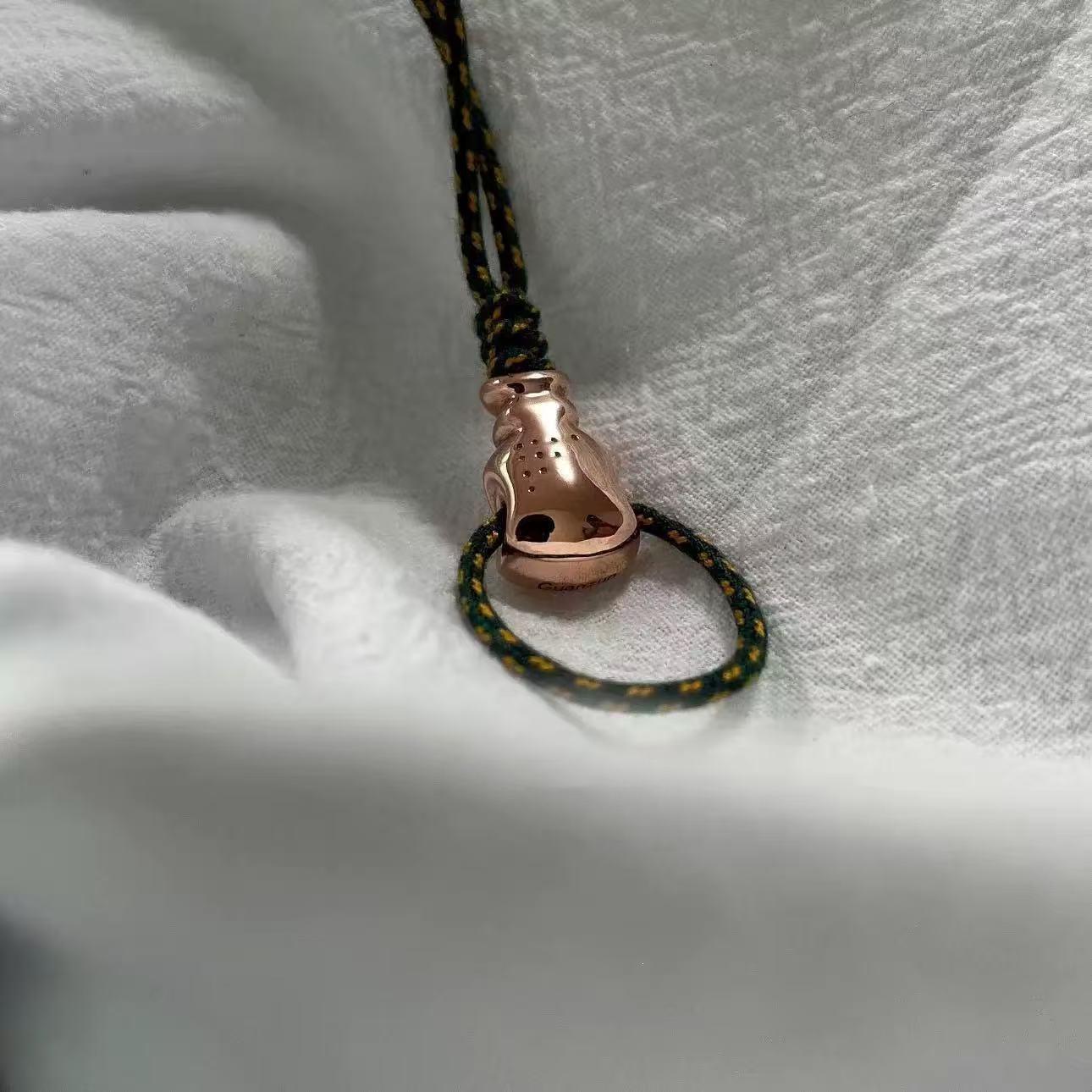 Tibetan-Style Black & Gold Fish-Mouth Three-Way Bodhi Bead with Star-Moon Pagoda Design. медный