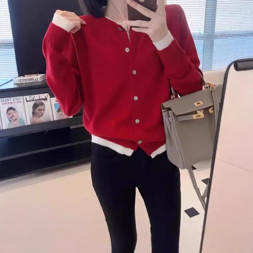 Retro Style Color-Block Two-Piece Wool Sweater - Soft, Skin-Friendly, Slimming Knit Cardigan for Women