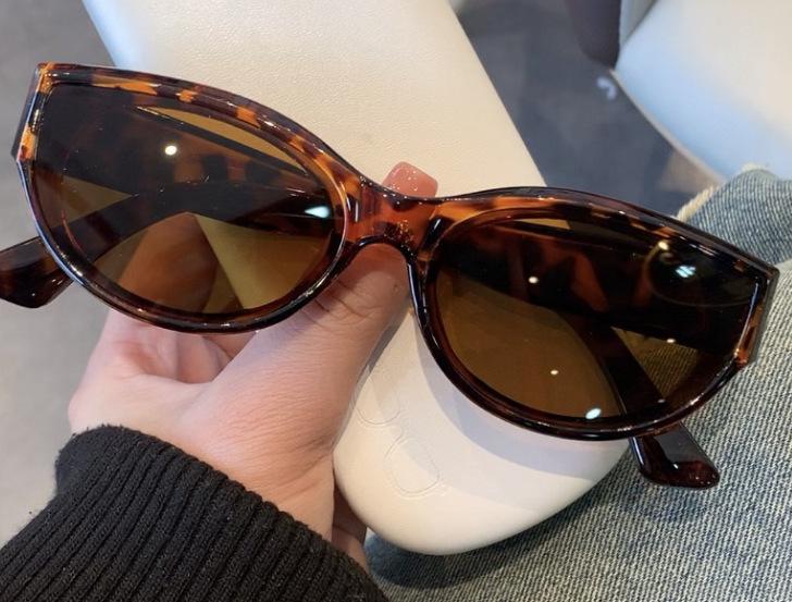 High-End Retro Cat Eye Sunglasses for Square & Round Faces