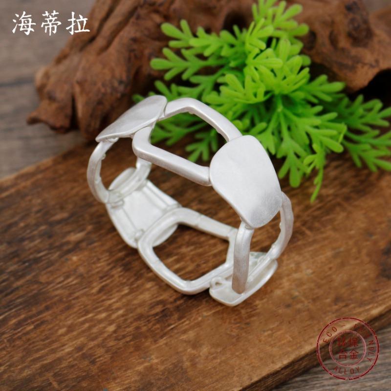New sand-colored hollow geometric square elastic bracelet women's exaggerated irregular square bracelet