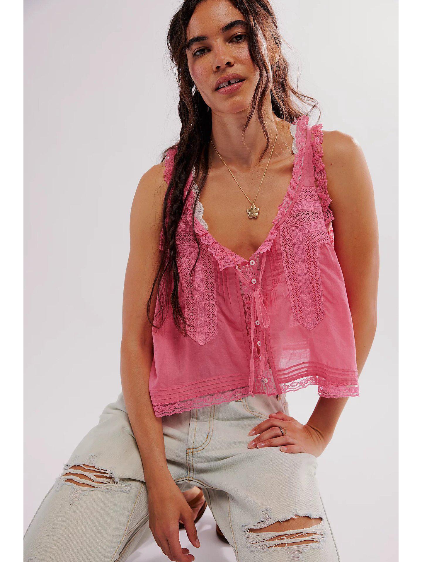 

Женский приталенный топ-майка с кружевной отделкой Medium