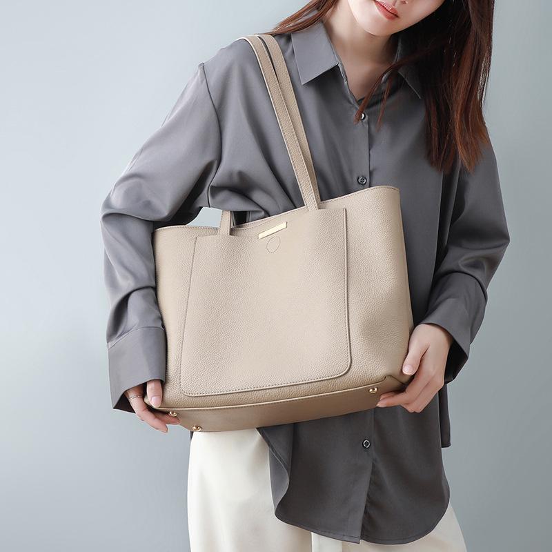 Women's 2025 Winter Fashion Genuine Leather Versatile Shoulder Tote Bag